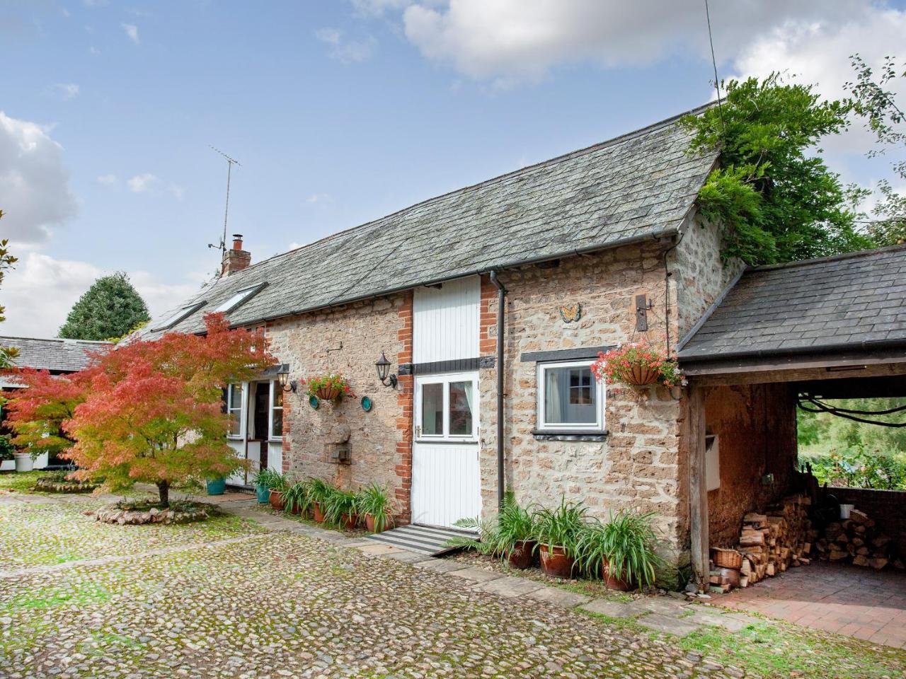 The Barn - carbon neutral hotel in Cullompton