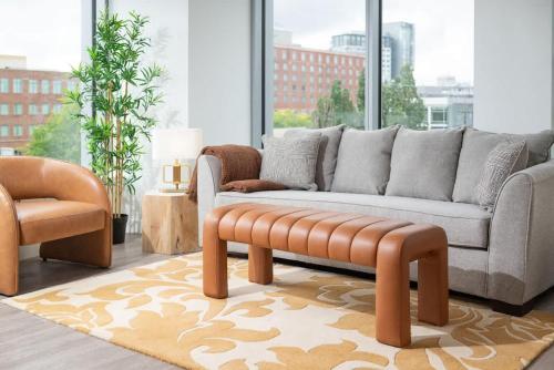 Central Space to Balance Life Work Play 7 Sleeps — 4-Star Luxury Hotel in Cambridge, United States