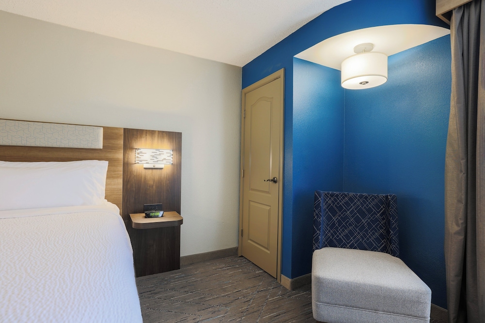 Holiday Inn Express Burlington by IHG - photo 14