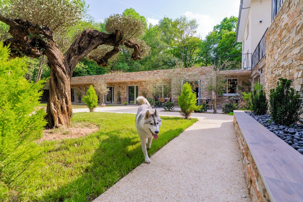 L'éclat de Lune - carbon neutral hotel in Saint-Prix