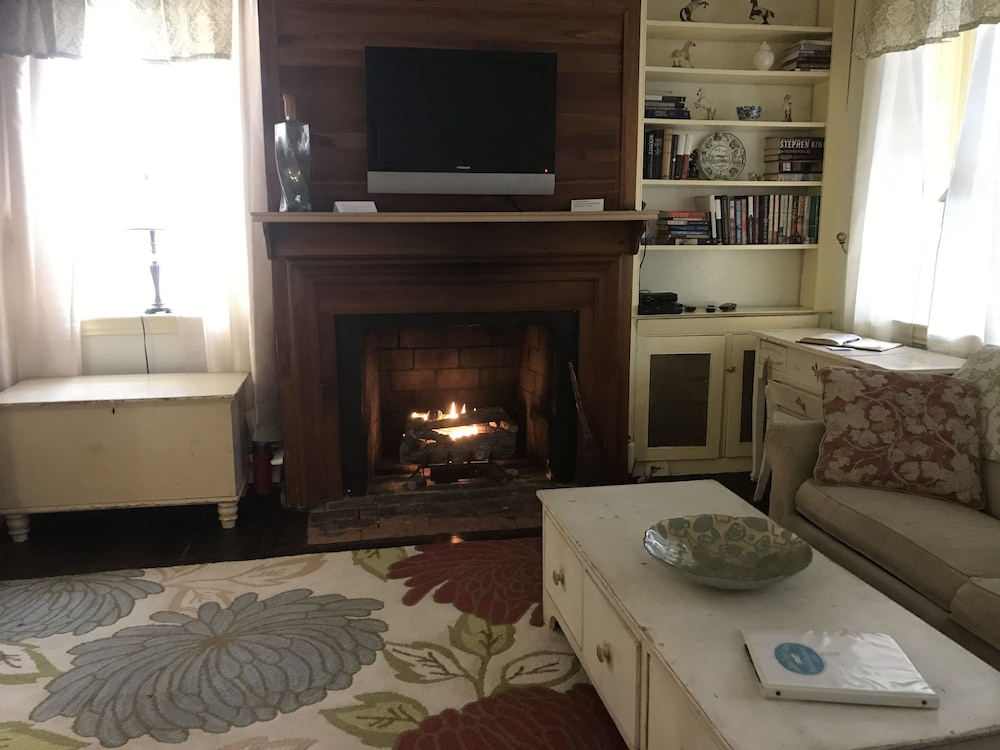 Fallen Tree Farm Bed & Breakfast - photo 18