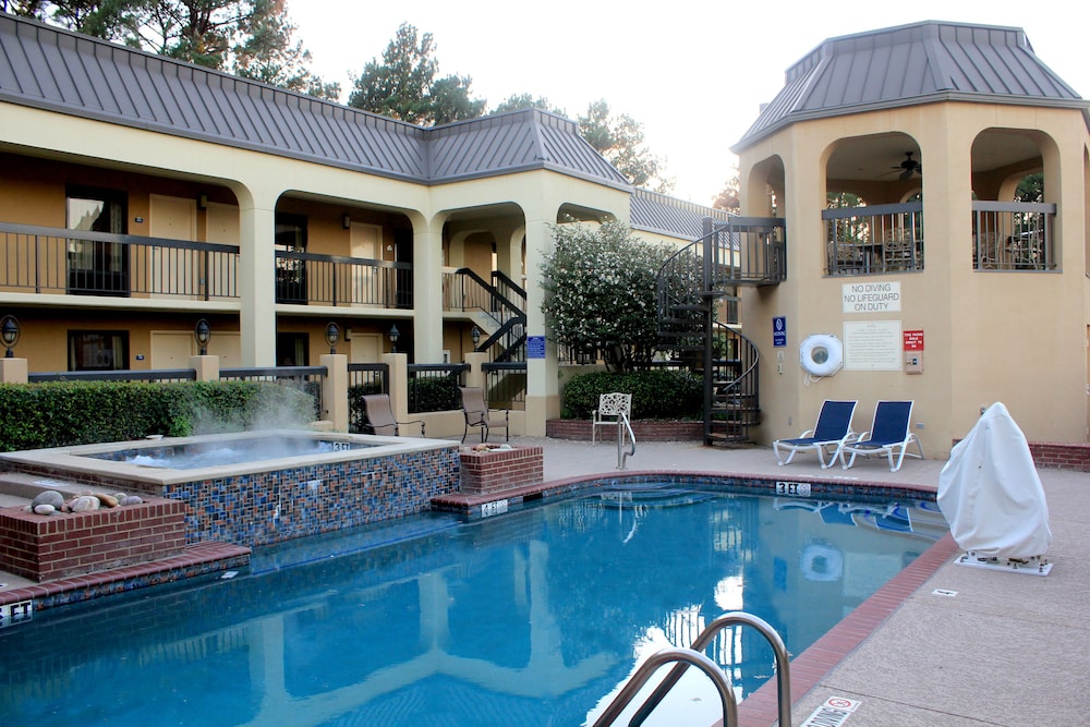 Days Inn by Wyndham Longview South - photo 16