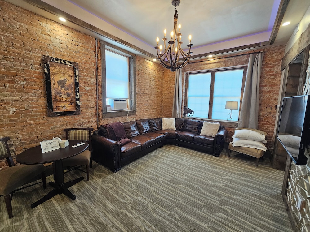 Eaglescape Suites and Event Center - photo 21
