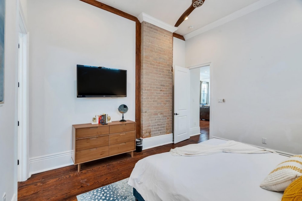 Treme Retreat w Pool & Arcade Near FQ — 4-Star Luxury Hotel in New Orleans, United States