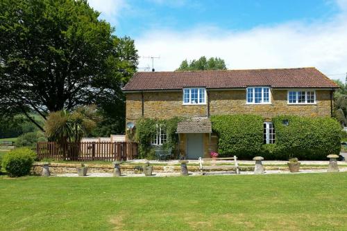 Admiral's Cottage — 4-Star Luxury Hotel in Bridport, United Kingdom