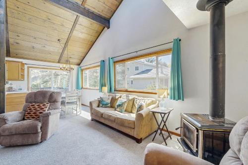 Rockaway Beach Surfer's Paradise — 4-Star Luxury Hotel in Rockaway Beach, United States