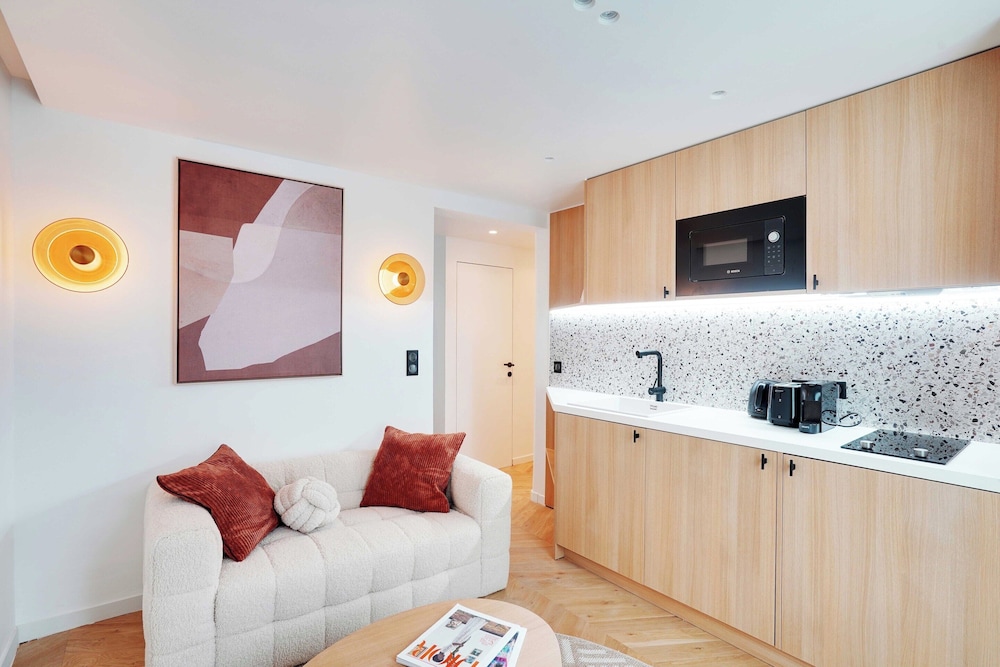 Charming apt With Balcony 1br 2p Saint Lazare — 4-Star Luxury Hotel in Paris, France