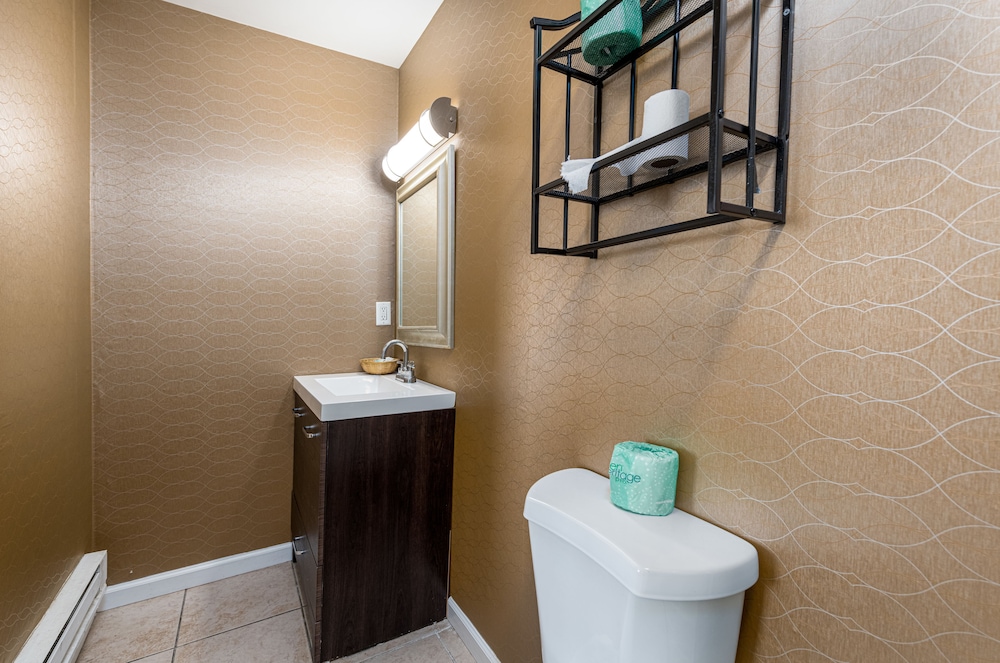 Boardwalk Hotel Charlee & Beach House Rentals - photo 41