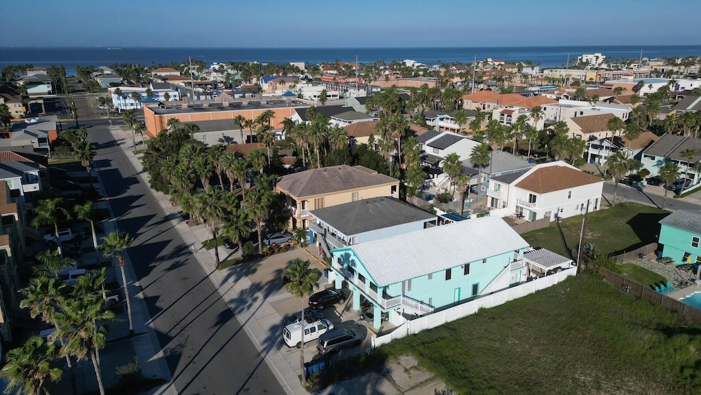 Retreats at Lantana 4 Plex — 4-Star Luxury Hotel in South Padre Island, United States