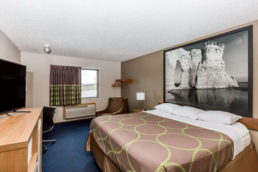 Super 8 by Wyndham Hays KS - photo 9