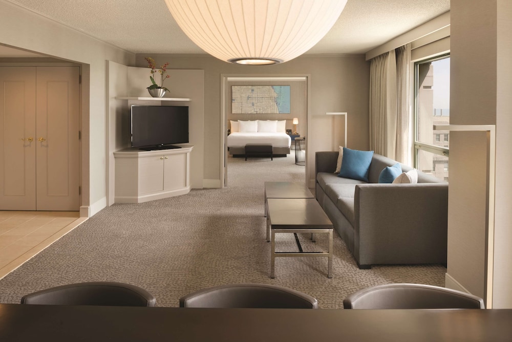 Hilton Chicago Magnificent Mile Suites - photo 19