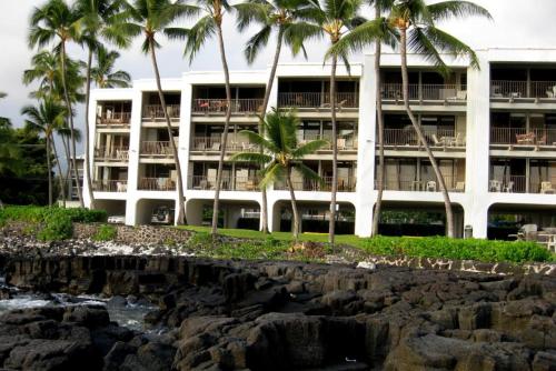 Oceanfront Incredible Views Surf Break Romantic Sunsets At Bali Kai 223 — Kailua Kona
