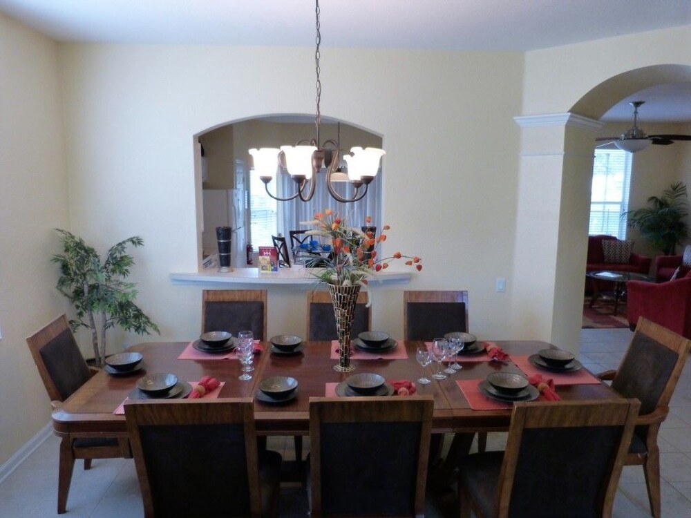 Stunning 6 Bedroom 4 Bath Pool Home in the Windsor Hills Resort - photo 14