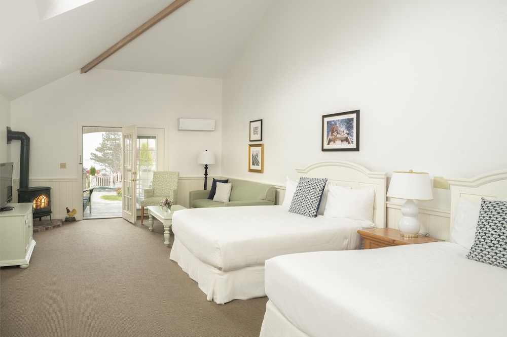 Spruce Point Inn - photo 7