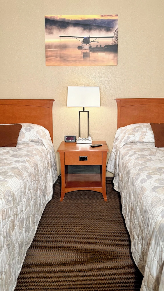 Young's Motel - photo 14