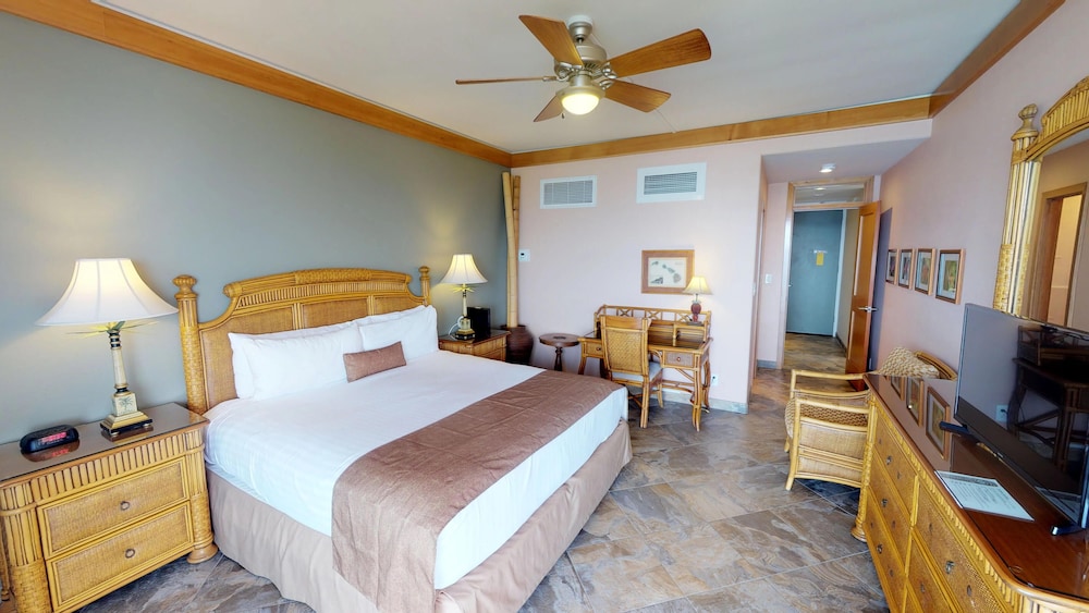 Lahaina Shores Beach Resort - photo 9
