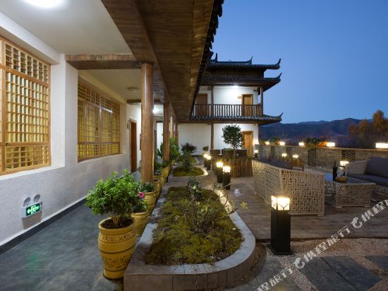 Yingyue Lakeside Inn in Daxing, People's Republic of China