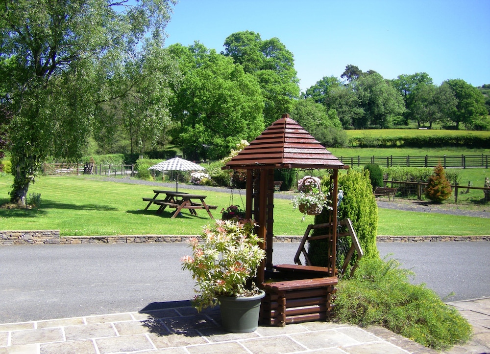 Acorn Court Country House — 5-Star Luxury Hotel in Llandrindod Wells, United Kingdom