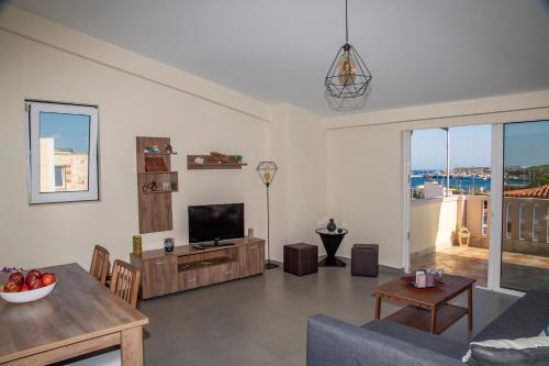 Catherine's Comfort Apartment Νο3 — 4-Star Luxury Hotel in Lavrio, Greece