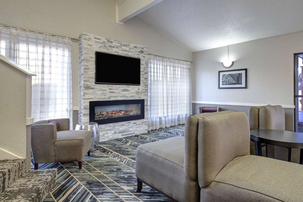 La Quinta Inn by Wyndham El Dorado - photo 6