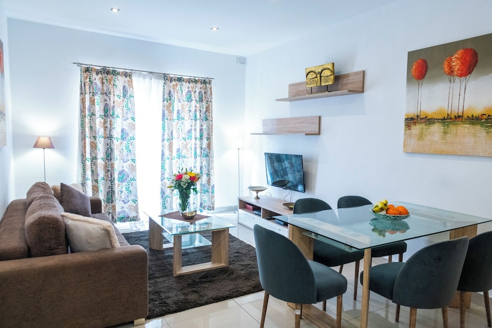Rua Cosy Apartment Sliema 2 mins walk from sea — 4-Star Luxury Hotel in Sliema, Malta