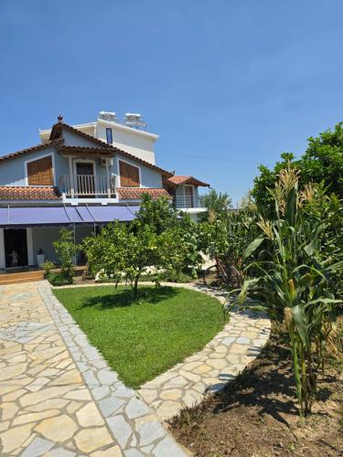 Triad - carbon neutral hotel in Vlore