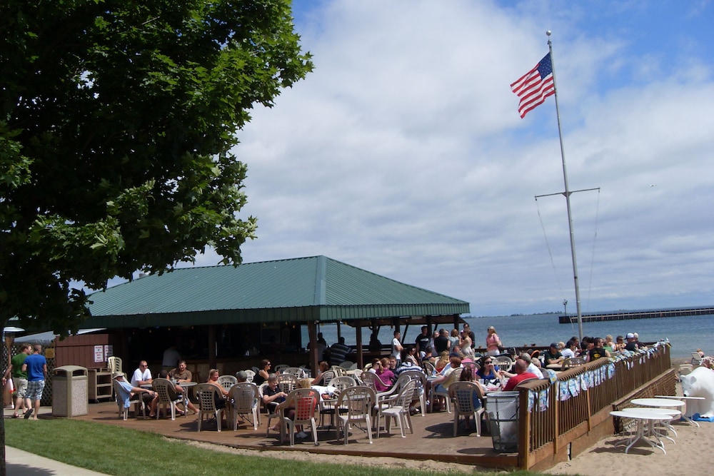 Tawas Bay Beach Resort - photo 51