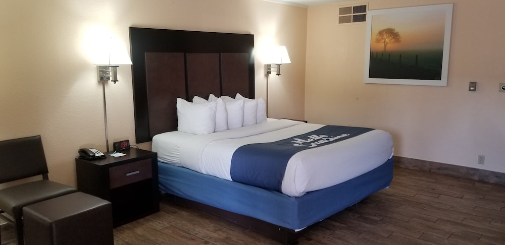 Days Inn & Suites by Wyndham Trinidad - photo 14