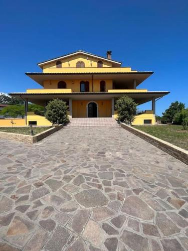 Villa Emma — 4-Star Luxury Hotel in Torrevecchia, Italy