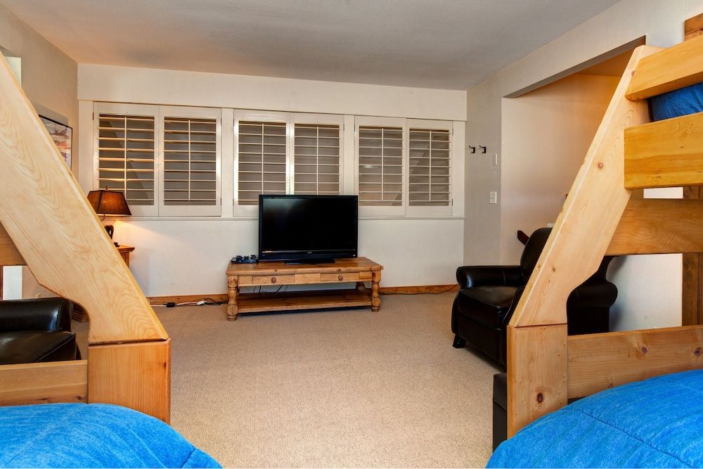Ski In Condo in Snow Flower Resort by RedAwning - photo 16