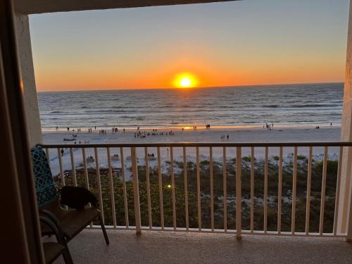 Apollo 503 Beachfront Condo Marco Island — 4-Star Luxury Hotel in Marco Island, United States