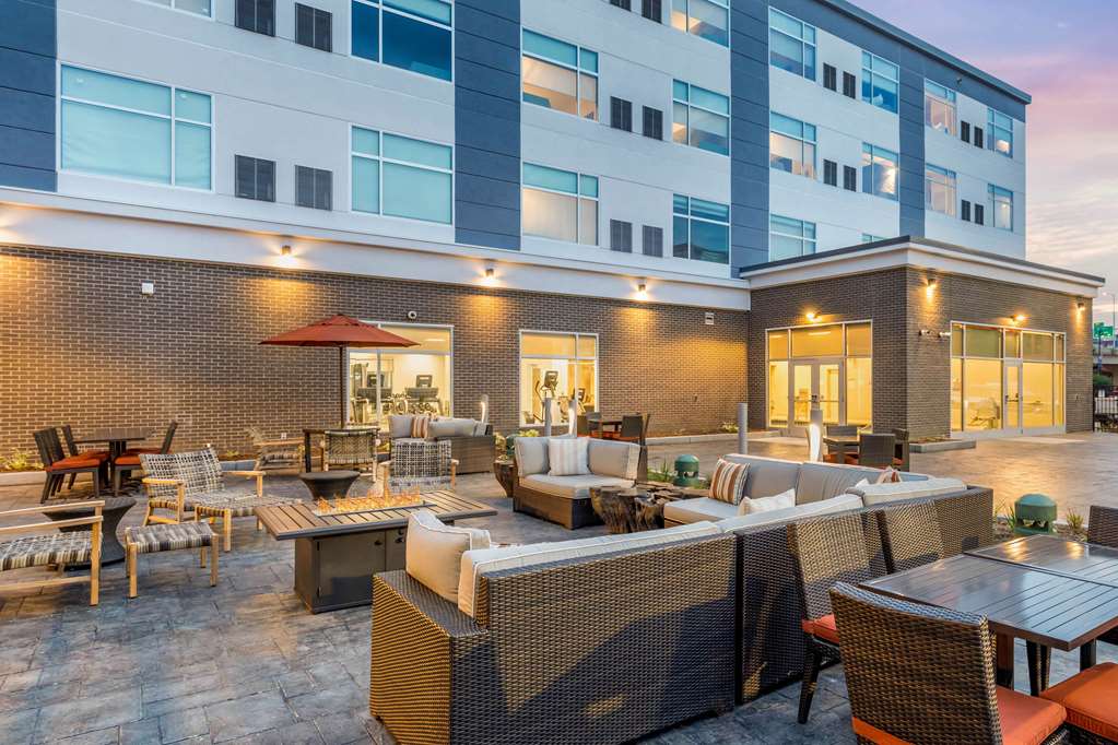 Cambria Hotel Milwaukee Downtown - photo 34