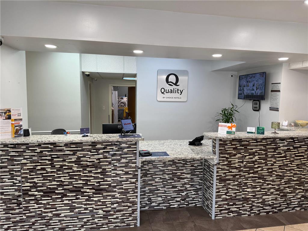 Quality Inn & Suites Biloxi Ocean Springs - photo 7