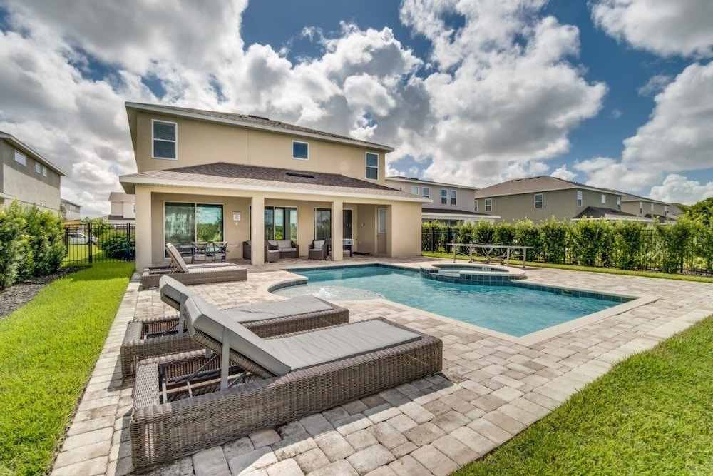 Reunion Golf Resort 8 Bed 8 Bath Amazing Pool Home 8 Bedroom Villa by RedAwning - photo 47