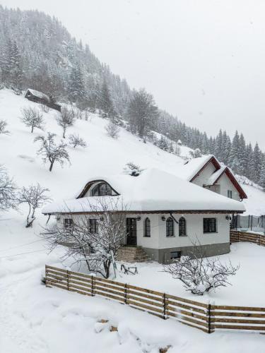 Casa Sena — 4-Star Luxury Hotel in Fundata, Romania