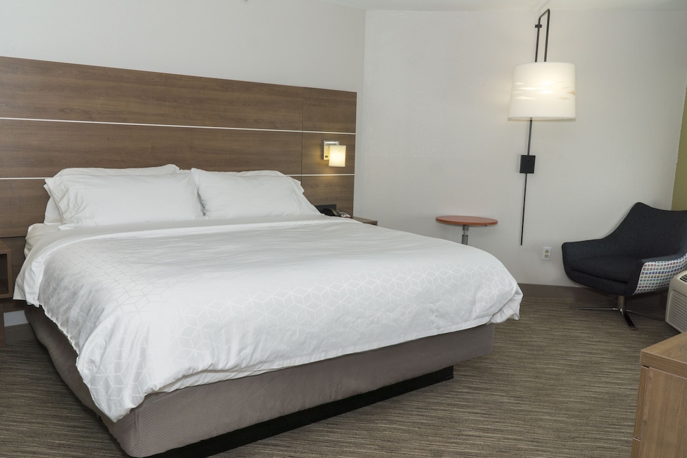 Holiday Inn Express Hotel & Suites Madison by IHG - photo 25