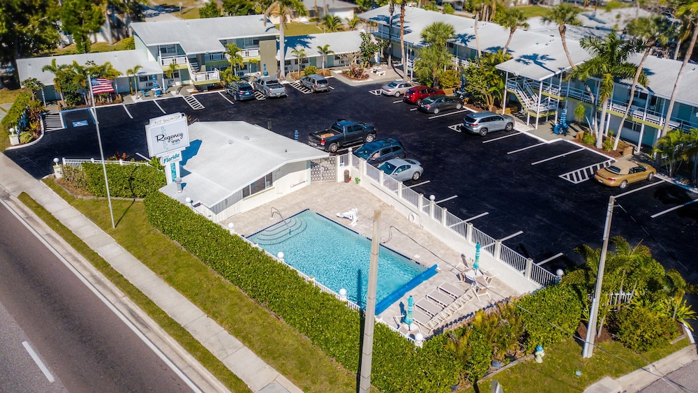 Regency Inn & Suites - last minute hotel in Sarasota