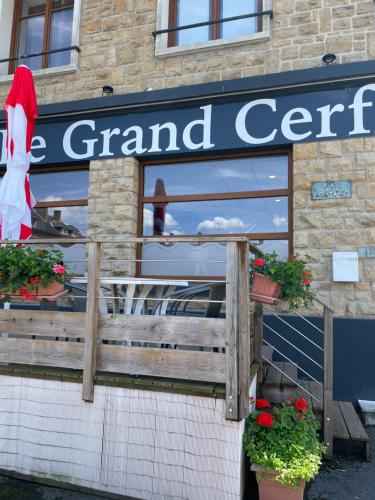 Le grand cerf — hotel in Carignan