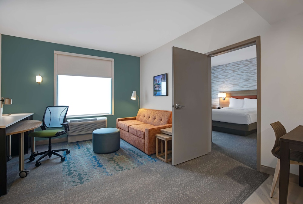 Home2 Suites by Hilton Milwaukee Downtown - photo 25