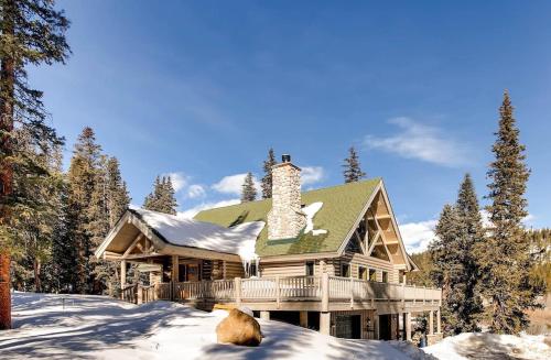 Beautiful Custom Log Cabin with Mountain Views Pool Table & Hot Tub The Claim — 4-Star Luxury Hotel in Fairplay, United States