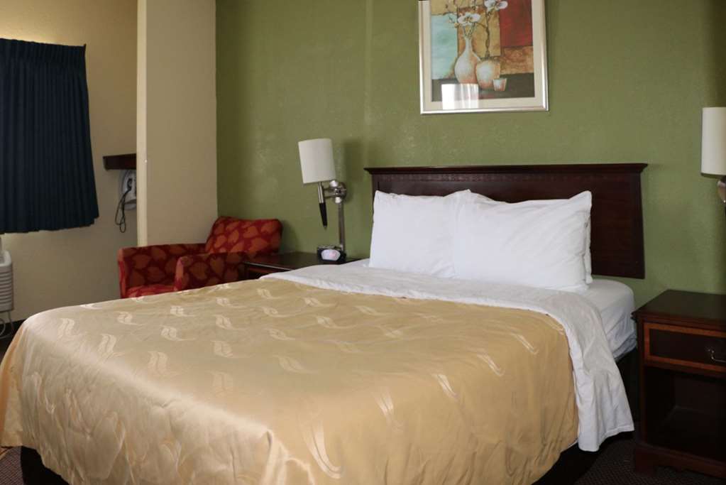 Quality Inn Evansville Eastland Area - photo 17