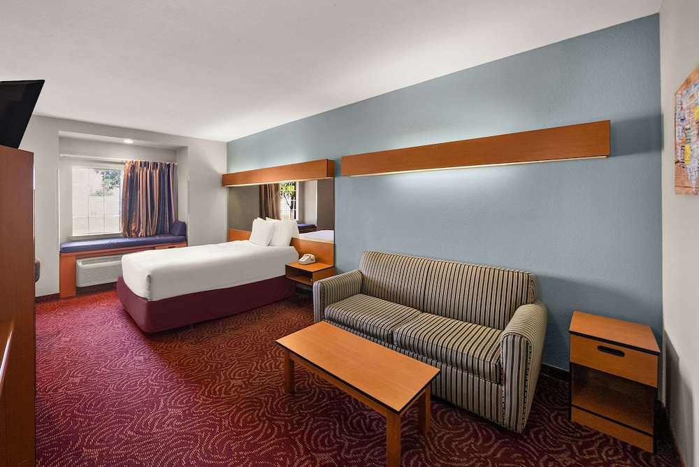 Econo Lodge Inn & Suites Mesquite Dallas East - photo 20
