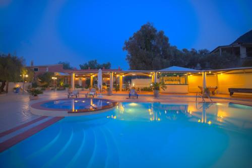 Santalas Villa — 4-Star Luxury Hotel in Agios Matthaios, Greece