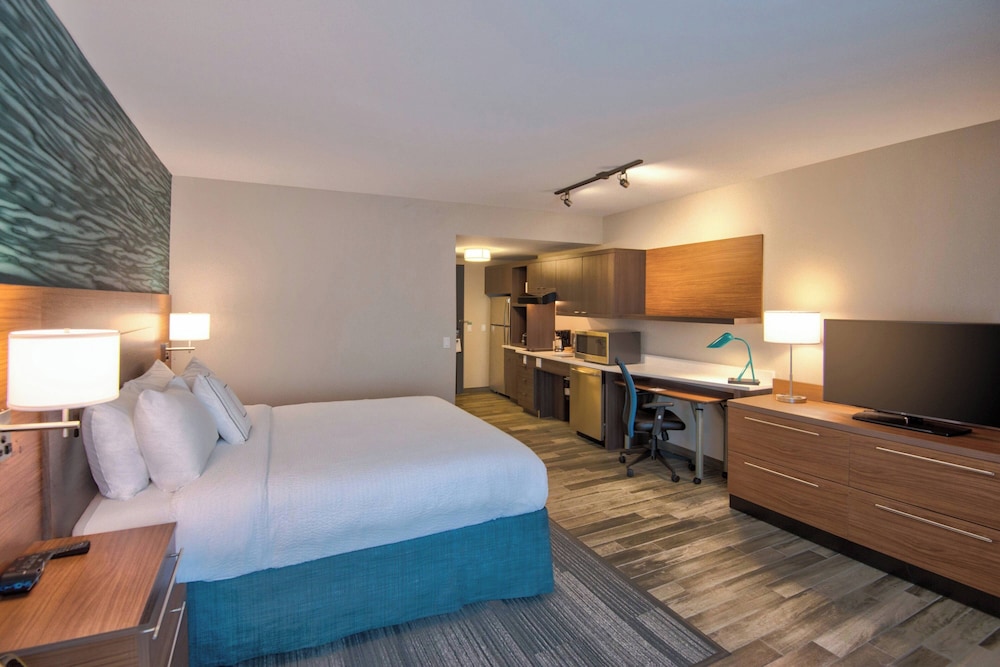 TownePlace Suites by Marriott Miami Airport - photo 7