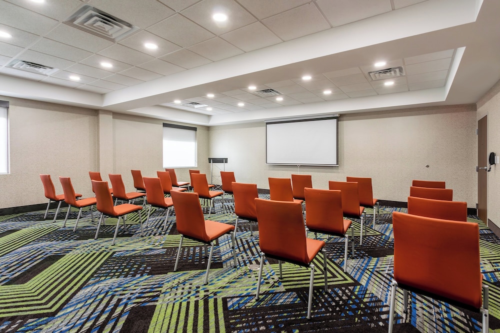 Holiday Inn Express & Suites Miramar - photo 39
