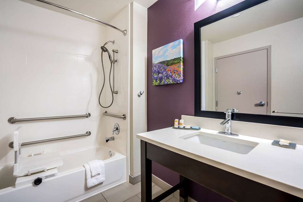 La Quinta Inn & Suites by Wyndham Houston Cypress - photo 20