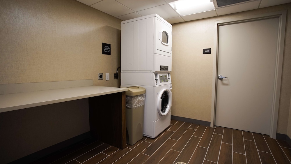 Hampton Inn & Suites St. Clairsville - photo 33