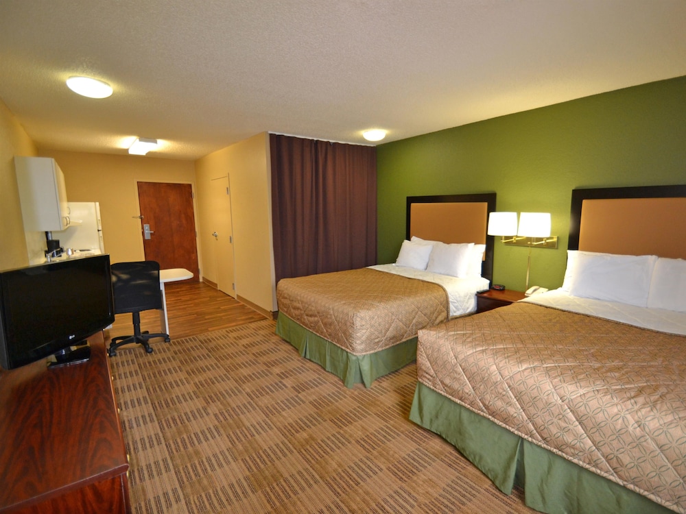 Extended Stay America Select Suites Detroit Farmington Hills - photo 4