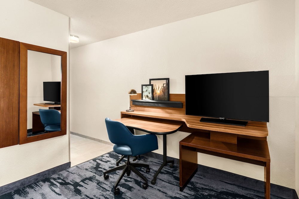 Fairfield Inn & Suites by Marriott San Antonio Market Square - photo 17
