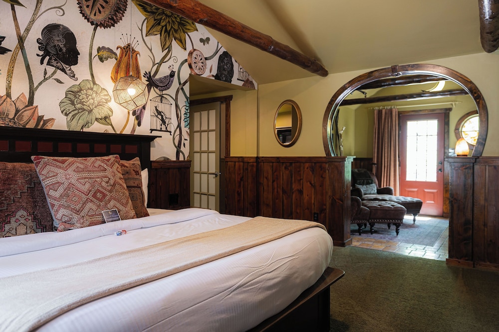 Highland Haven Creekside Inn - photo 15